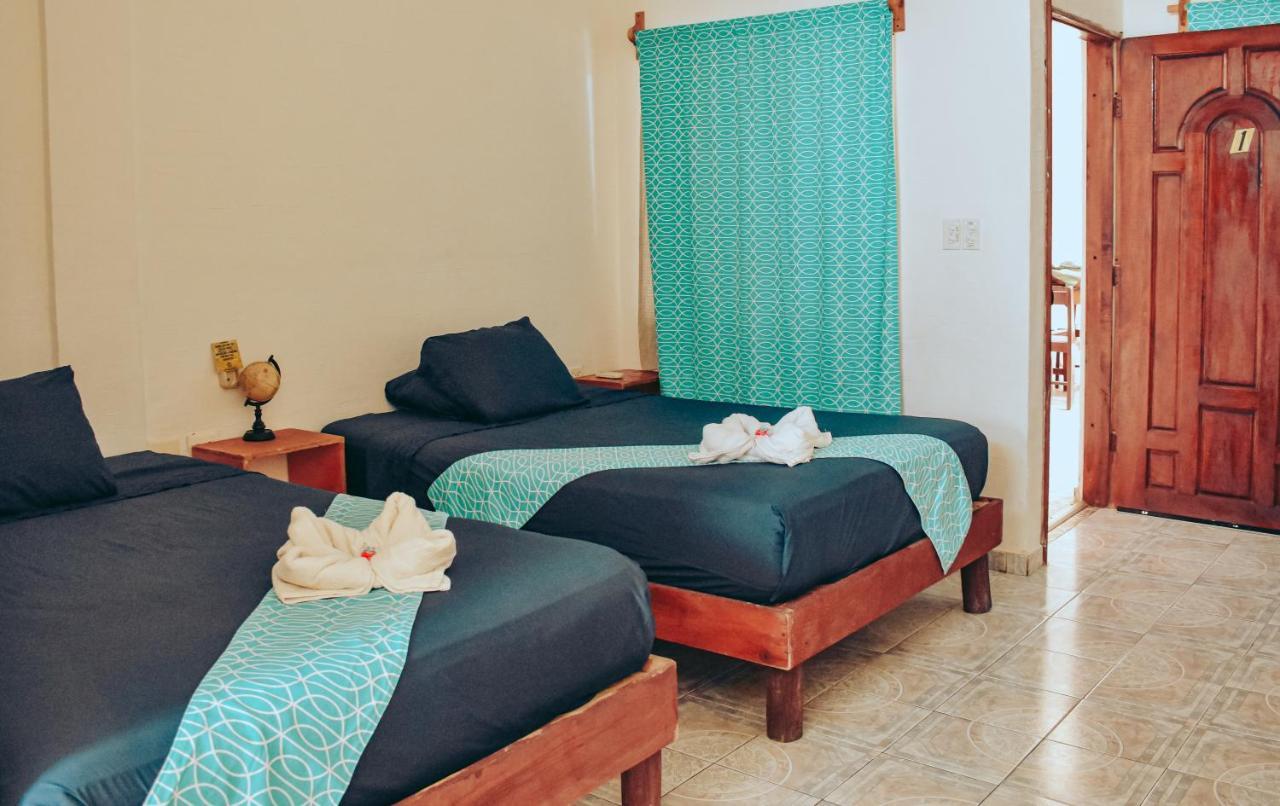 Les Trois Singes - Friendly Hostel Исла Мухерес Екстериор снимка