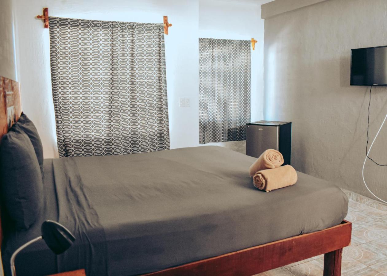 Les Trois Singes - Friendly Hostel Исла Мухерес Екстериор снимка